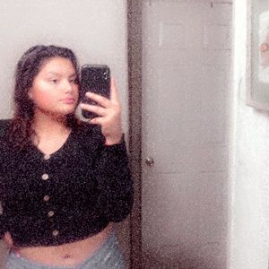 Meet your Posher, Paola